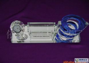 鐘表、筆筒與名片夾組合 優雅實用的辦公禮品優選